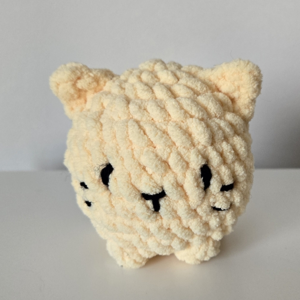 Crochet Mochi Cat